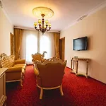 Casino & Admiral Skofije מלון