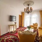 Casino & Admiral Skofije מלון Zgornje Skofije