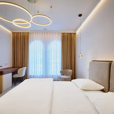 Otel Casino & Admiral Skofije 4*