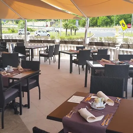 Hotel Casino & Admiral Skofije 4*