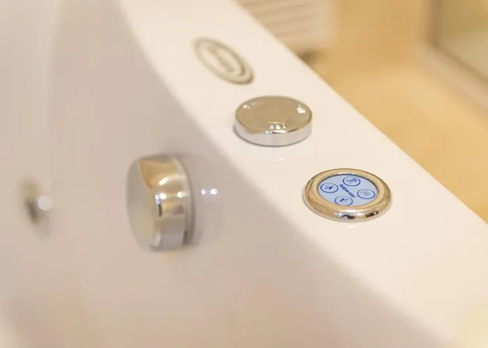 Hotel Casino & Admiral Skofije