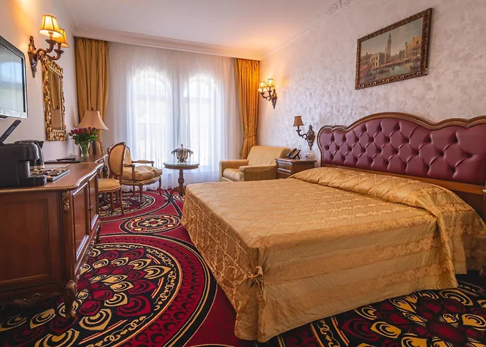 Hotel Casino & Admiral Skofije 4*