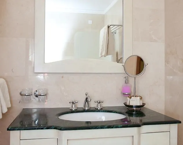 Hotel Casino & Admiral Skofije 4*